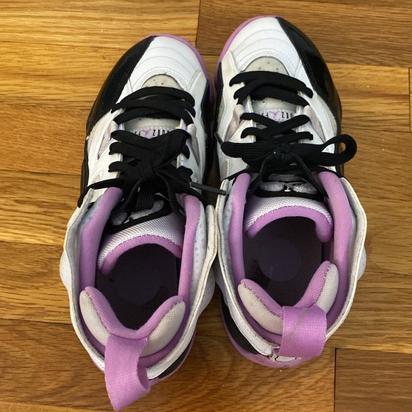 Jordan Women’s Purple and White Sneakers Size 5.5 - Picture 5 of 9